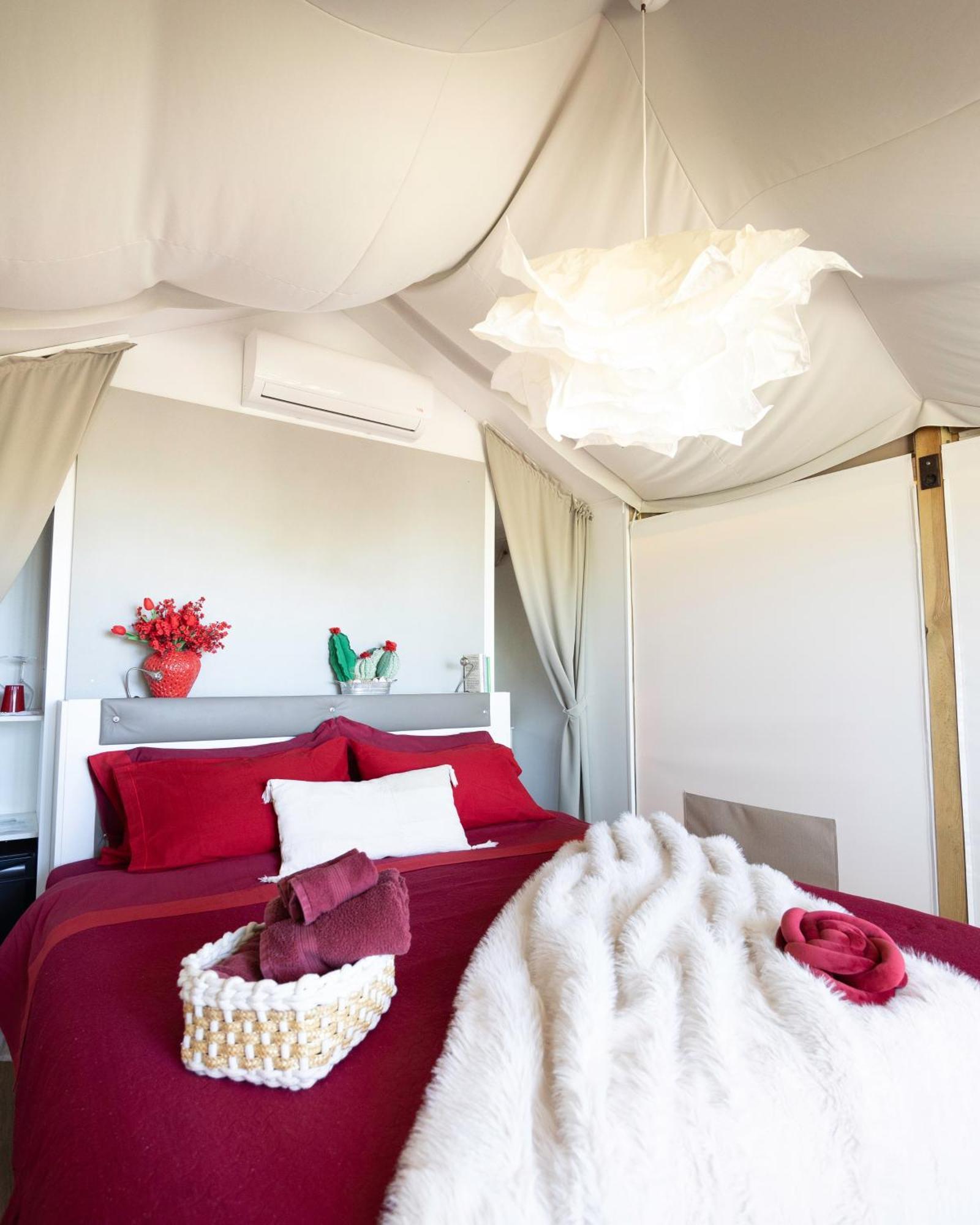 Ciriga Sicily Glamping Resort Santa Maria Del Focallo Exterior photo